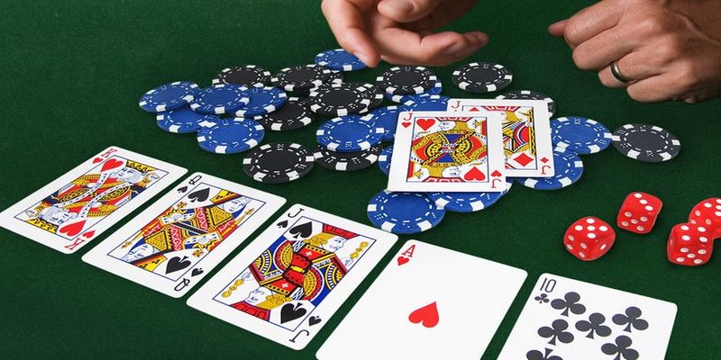 Dù bài không mạnh cũng nên tố