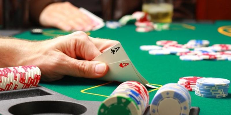 Tìm hiểu cách chơi bài Poker giúp bạn chơi dễ dàng hơn